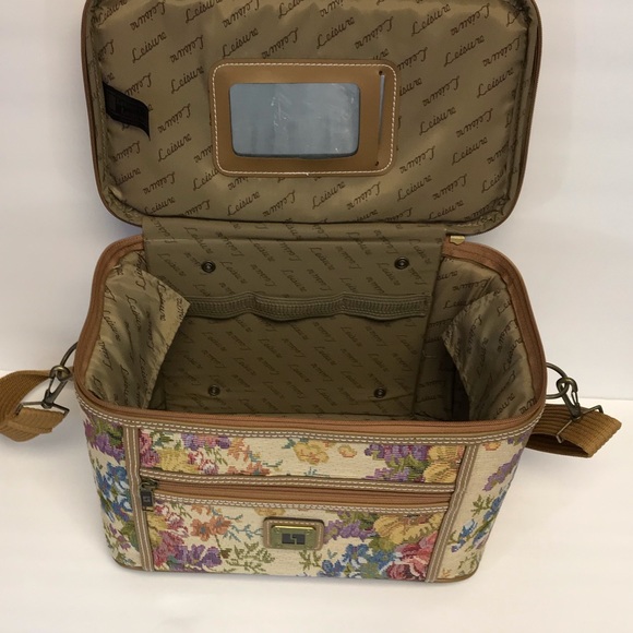 vintage leisure luggage